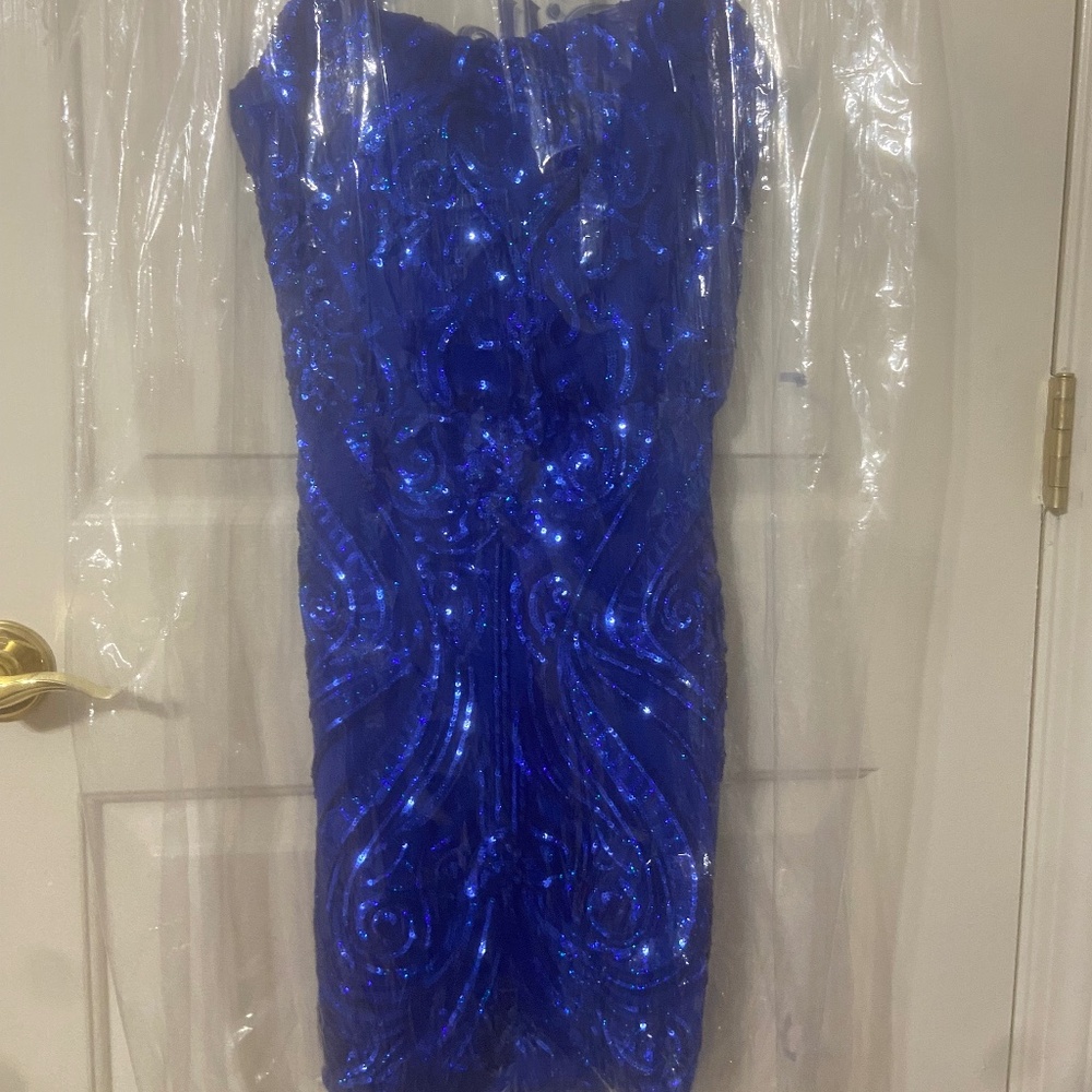 (Formal dress)